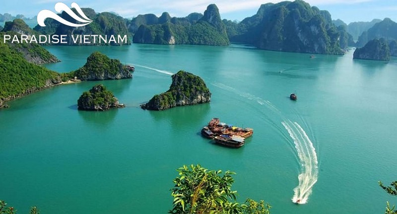 Bai Tu Long Bay