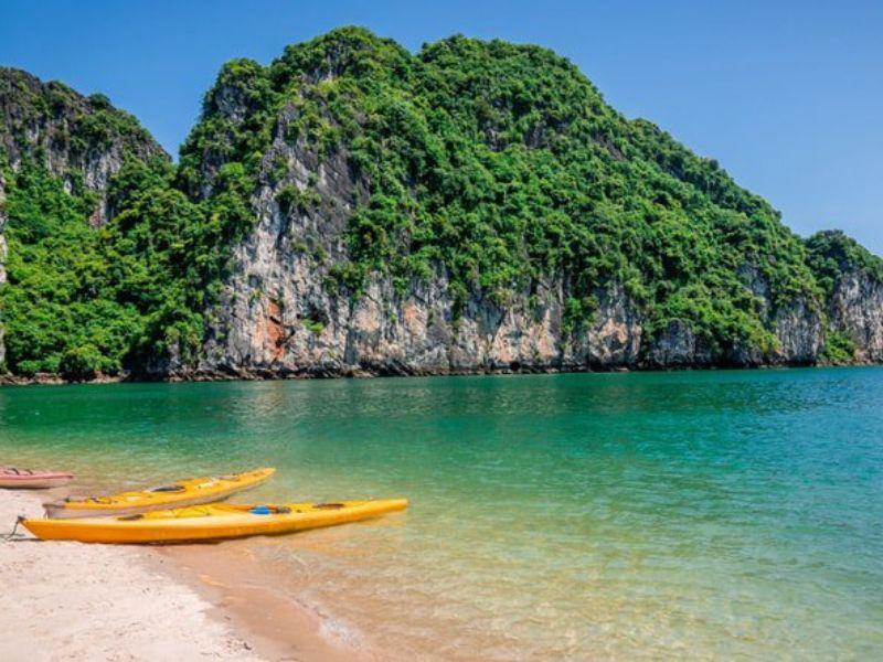 Những bãi biển đẹp trên Vịnh Hạ Long 