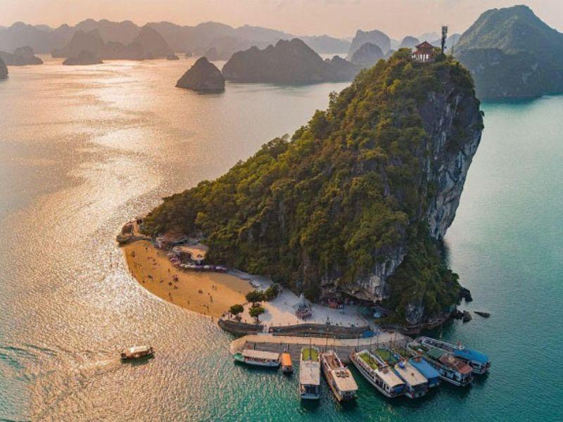 Bãi biển Titop xinh đẹp