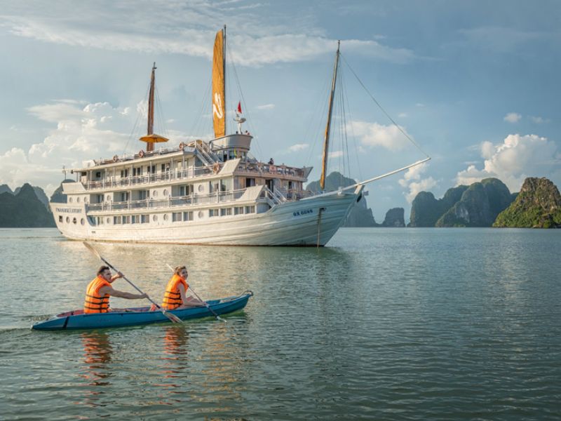 Paradise Sails Cruise in Halong Bay