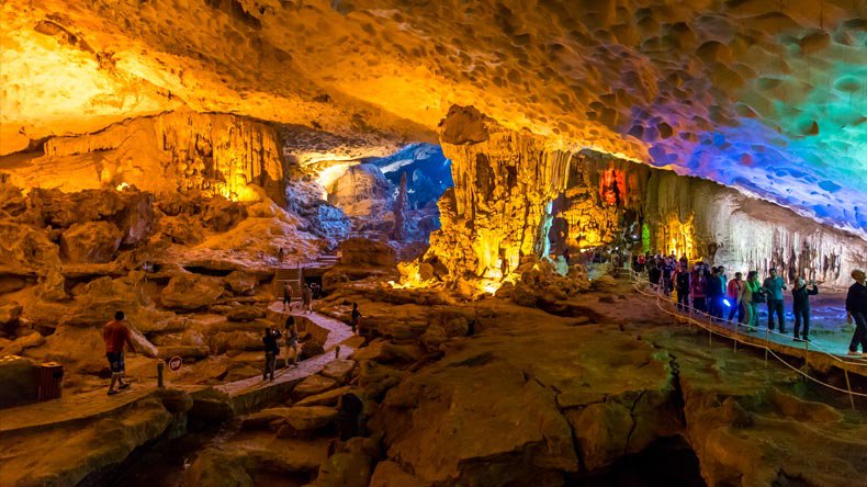 Explore Caves In Halong Bay