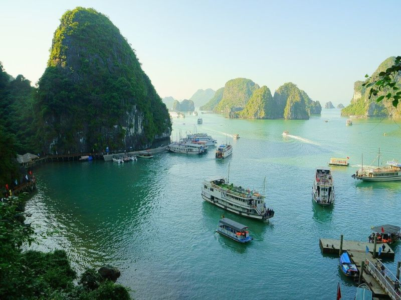A shot of Halong Bay day tours 