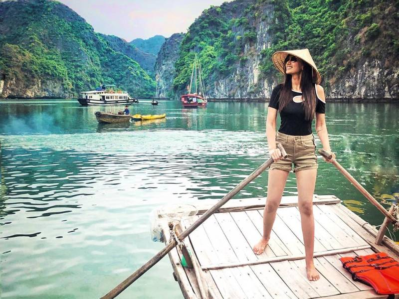 Halong Bay weather in December suits you to travel and relax