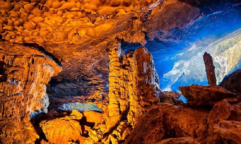 Sung Sot Caves - Mother Nature's sculptural masterpiece