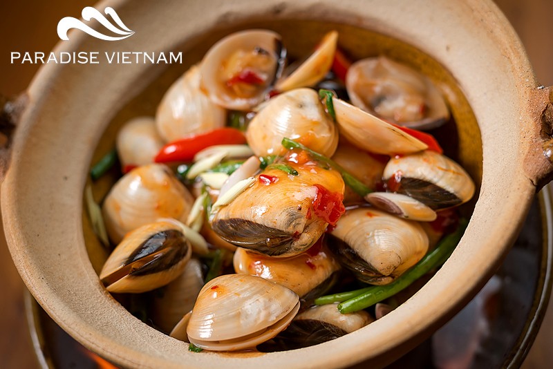  Chilli Cockles with Lemongrass 